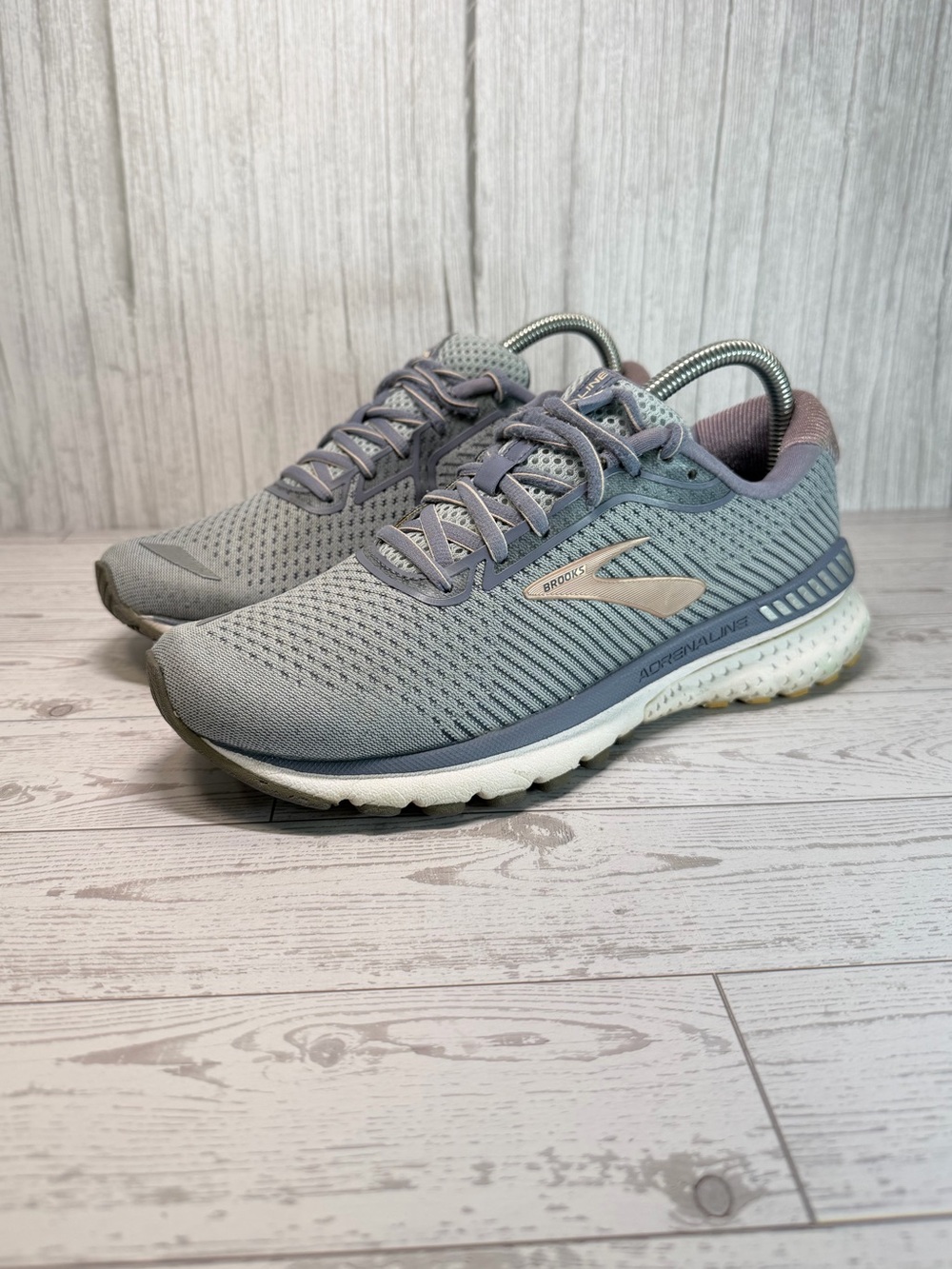 Brooks Adrenaline GTS 20 Women’s 7.5 Gray Running Shoes Sneakers
